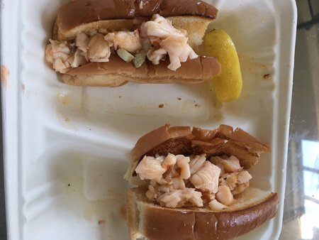 lobster roll.jpg