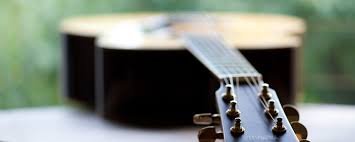 The Origins of the Acoustic Guitar：The birth of the ...