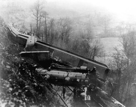 Train_Wreck.jpg