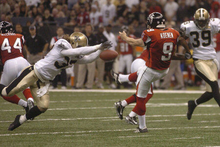 steve-gleason-blocks-punt-in-super-dome-return-2006.jpg