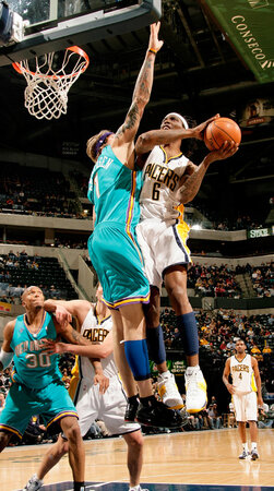 dfb0d6ccf46deda0673ada84d10ba805-getty-76075267rh007_hornets_pacers.jpg