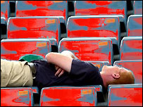 forest_fan_asleep_lead_203x152.jpg