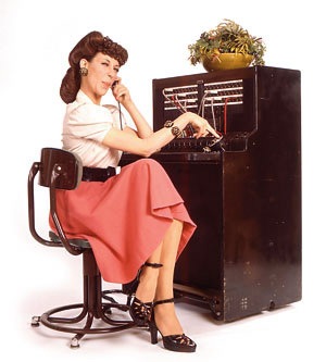 lily-tomlin-telephone-operator.jpg