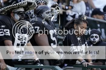 raiders-fans.jpg